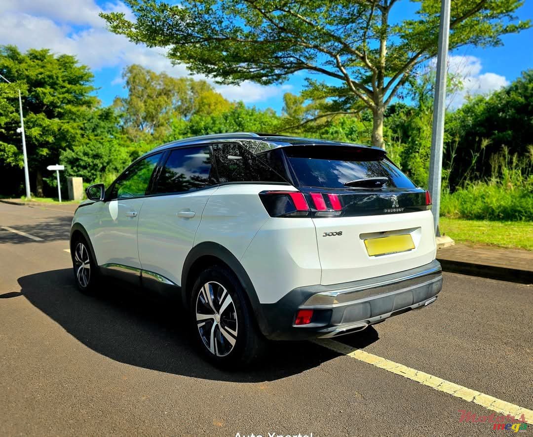 2019' Peugeot 3008 Allure photo #3