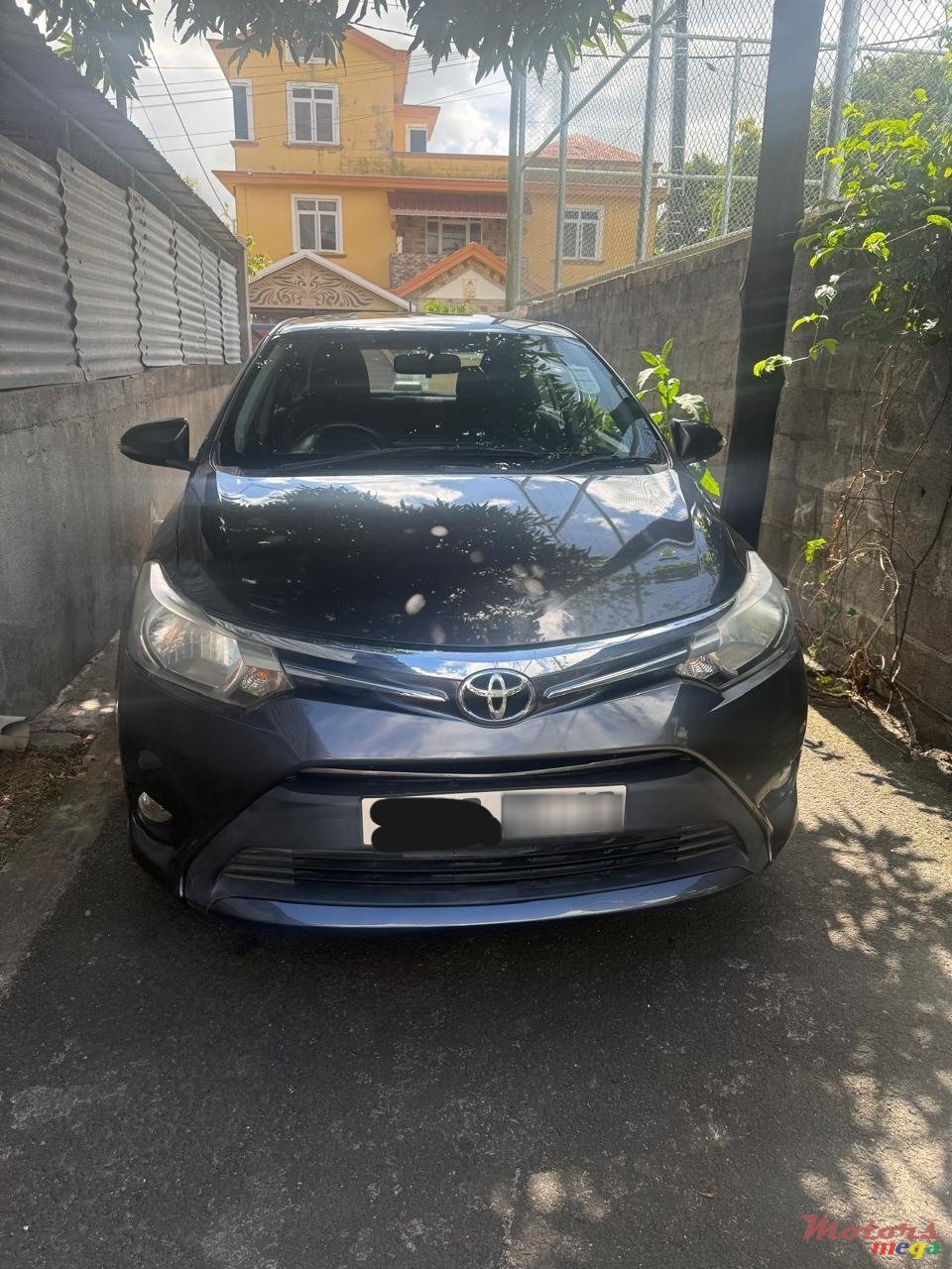 2016' Toyota Yaris Sedan photo #1