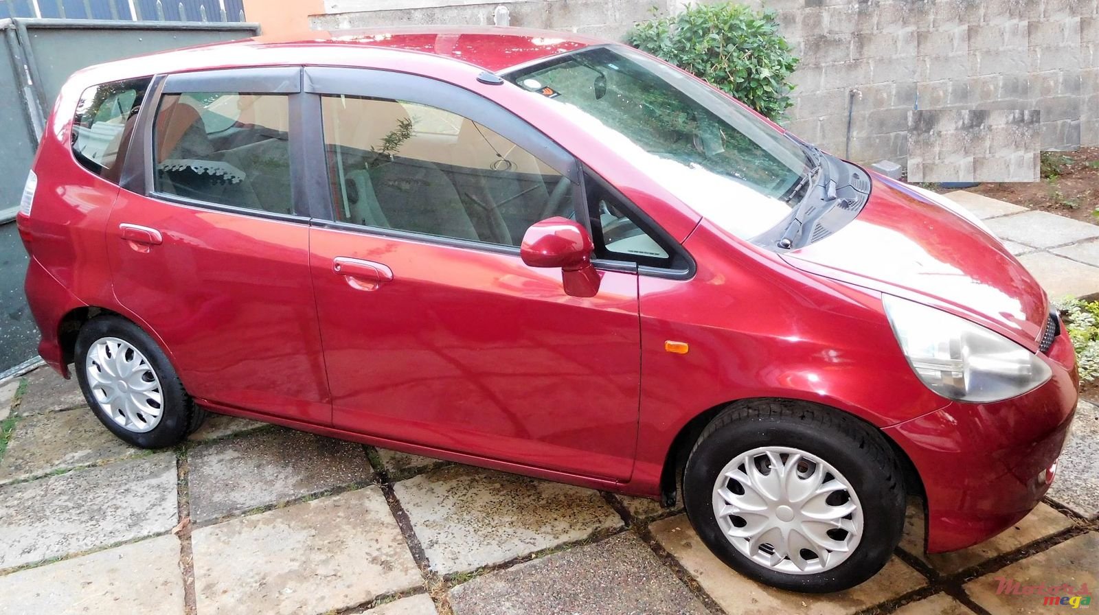 2004' Honda Fit photo #3