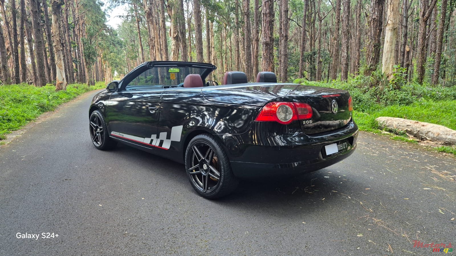 2007' Volkswagen Eos FSI Convertible photo #4