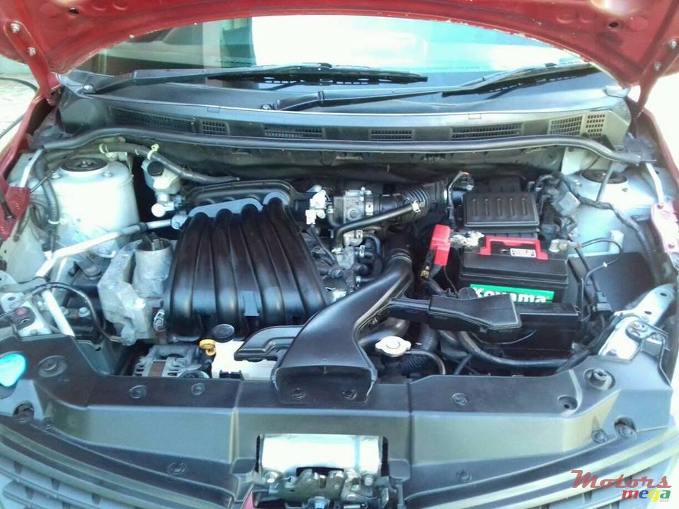 2007' Nissan Tiida HATCHBACK photo #4