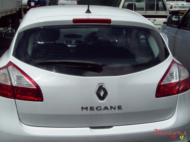 2009' Renault Megane photo #1