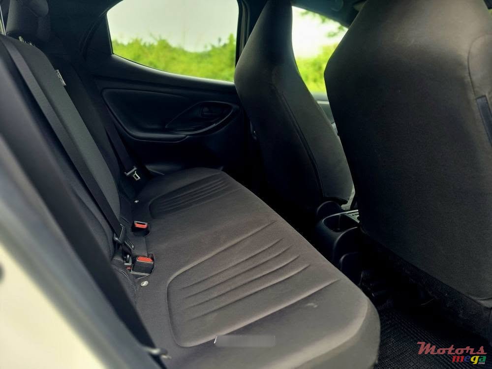 2020' Toyota Yaris photo #5