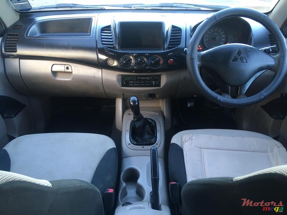2010' Mitsubishi L200 Sportero photo #5