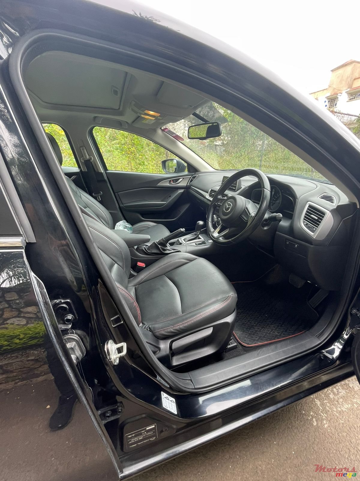 2017' Mazda 3 Skyactive photo #5