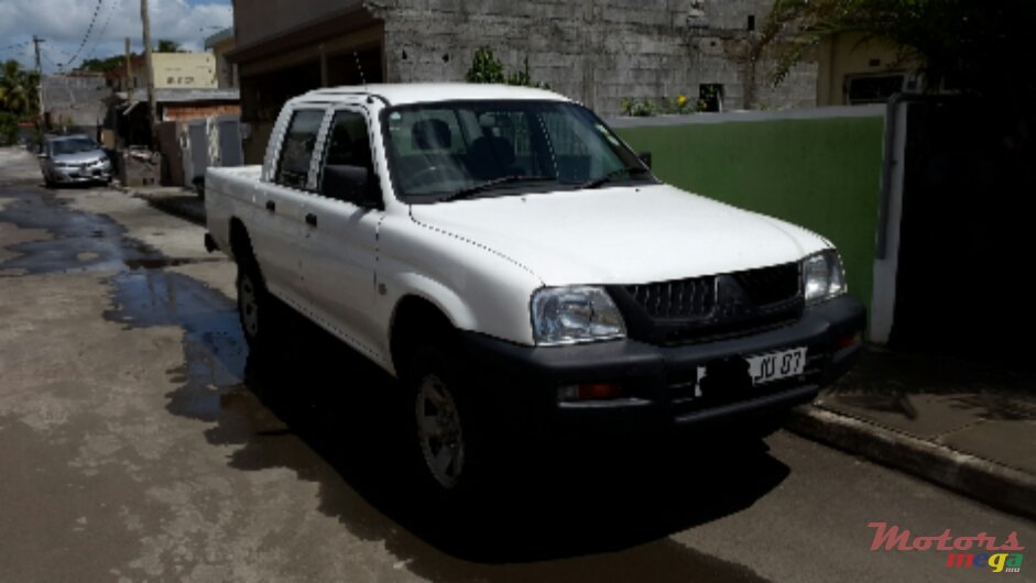 2007' Mitsubishi L 200 photo #1