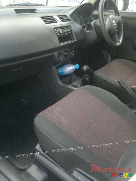 2009' Suzuki SWIFT photo #4