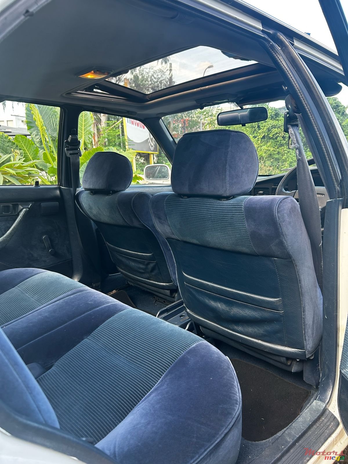 1989' Toyota Carina photo #4