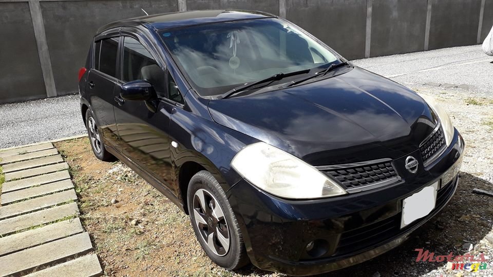 2006' Nissan Tiida photo #2