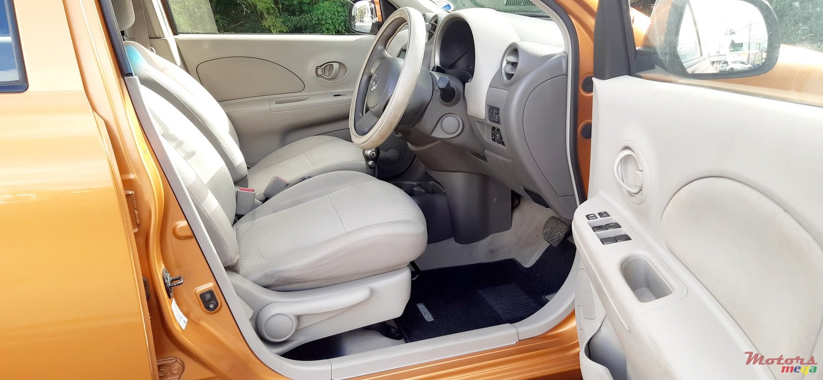 2011' Nissan March photo #7