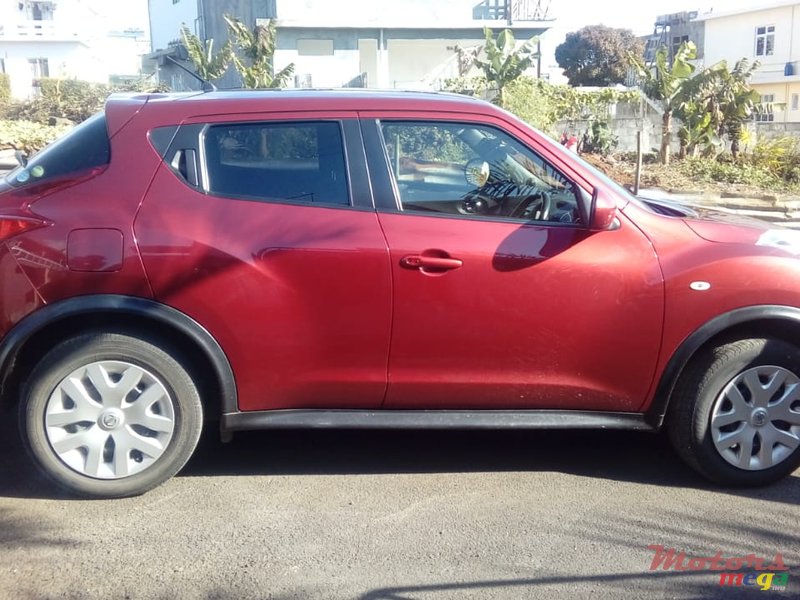 2014' Nissan Juke hatchback photo #1