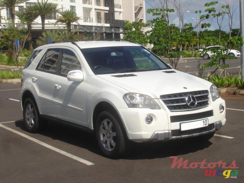 2010' Mercedes-Benz ML 350 photo #2