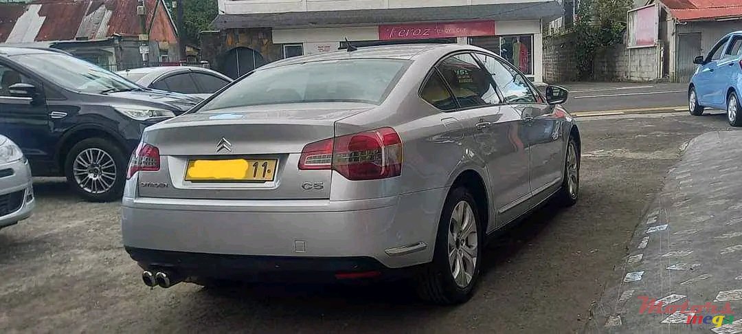 2011' Citroen C5 photo #3