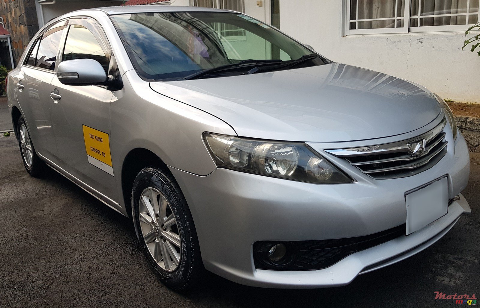 2011' Toyota Allion photo #2