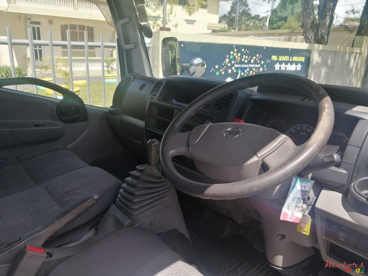 2010' Nissan photo #3