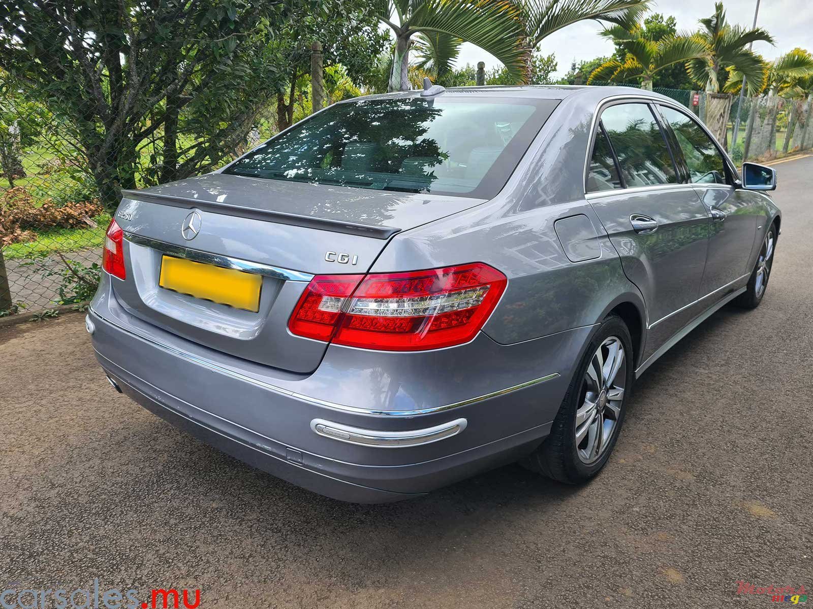 2011' Mercedes-Benz E 250 CGI Avantgarde photo #4