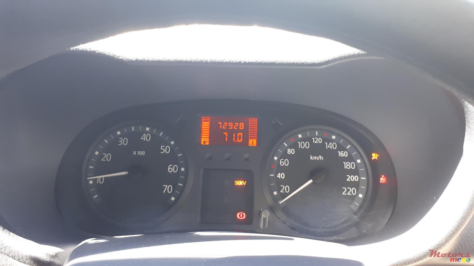 2005' Renault Clio photo #4