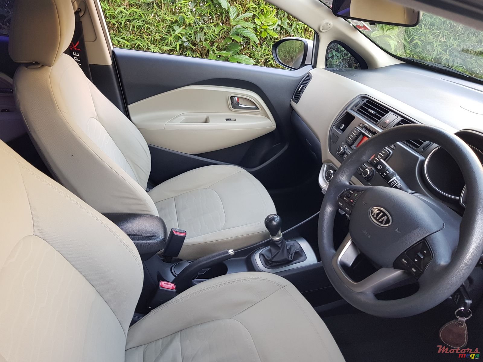 2012' Kia Rio photo #7