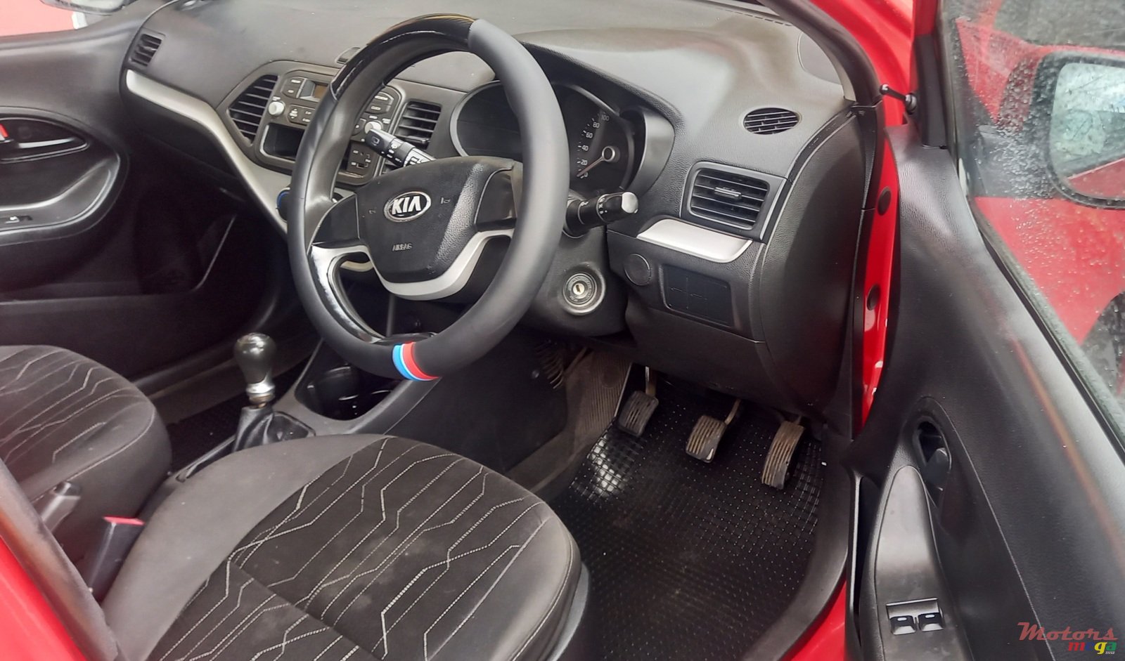 2012' Kia Picanto photo #5