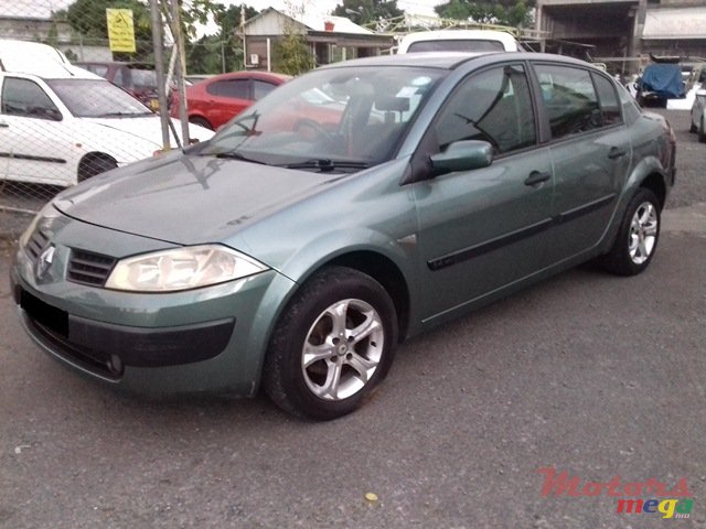 2004' Renault Megane photo #2