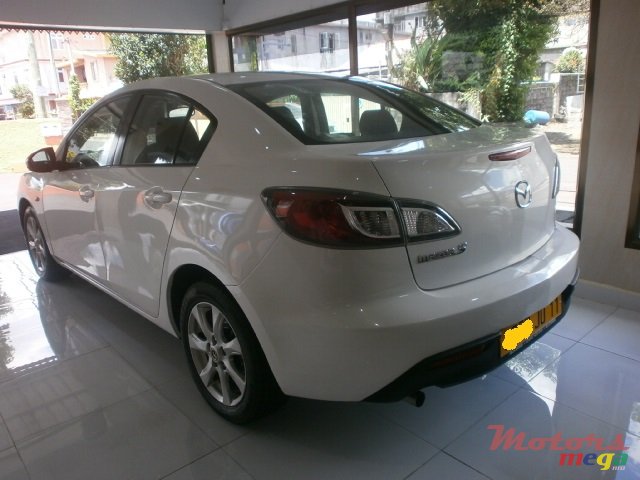 2011' Mazda 3 photo #5