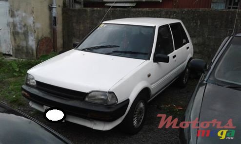 1989' Toyota Starlet photo #1