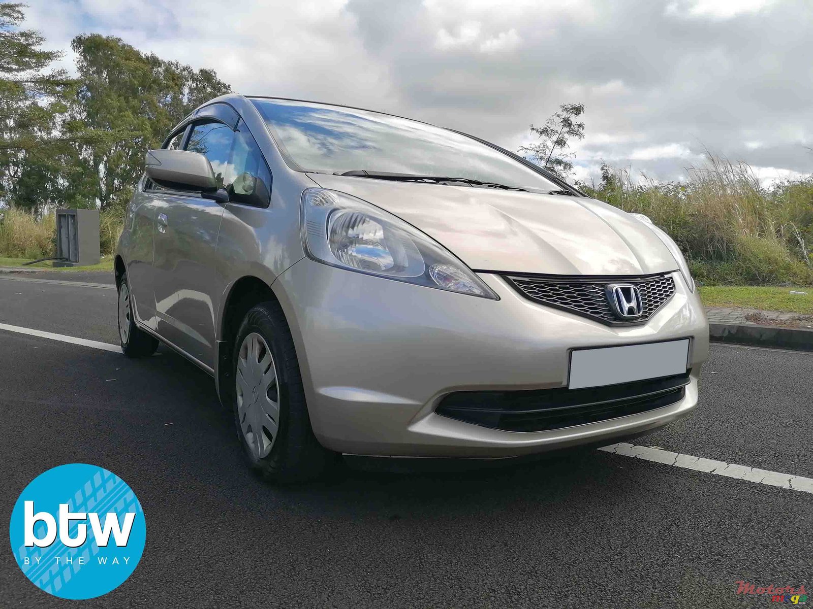 2010' Honda Fit photo #1