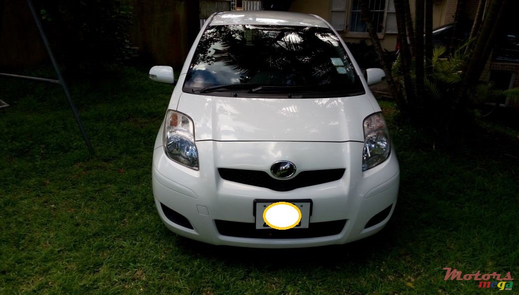 2008' Toyota Vitz photo #4