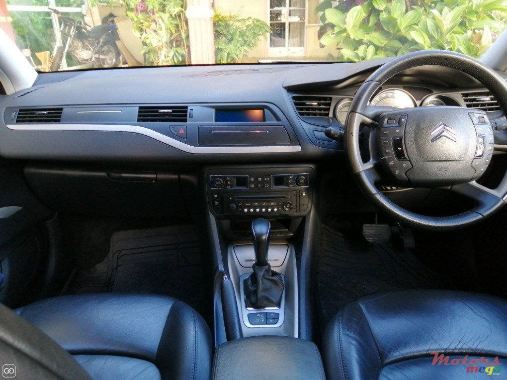 2012' Citroen C5 photo #3