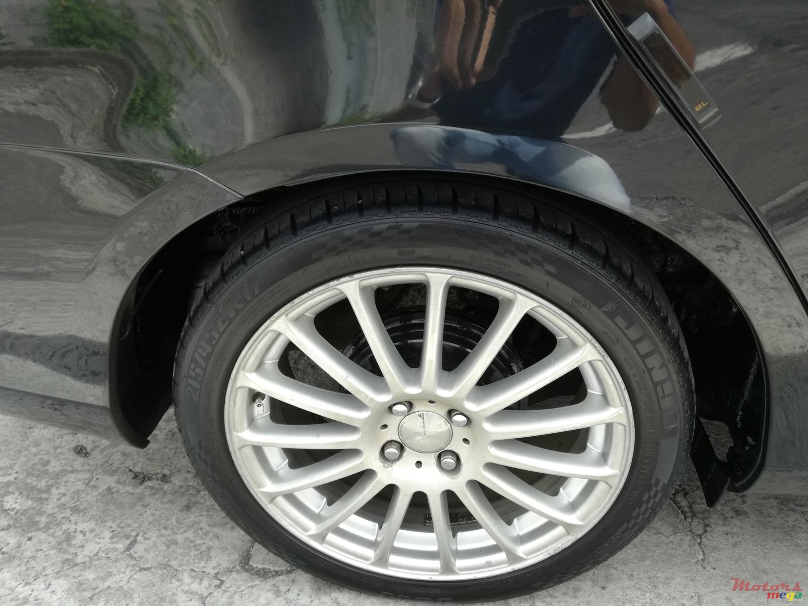 2009' Toyota Axio Grade G saloon photo #5