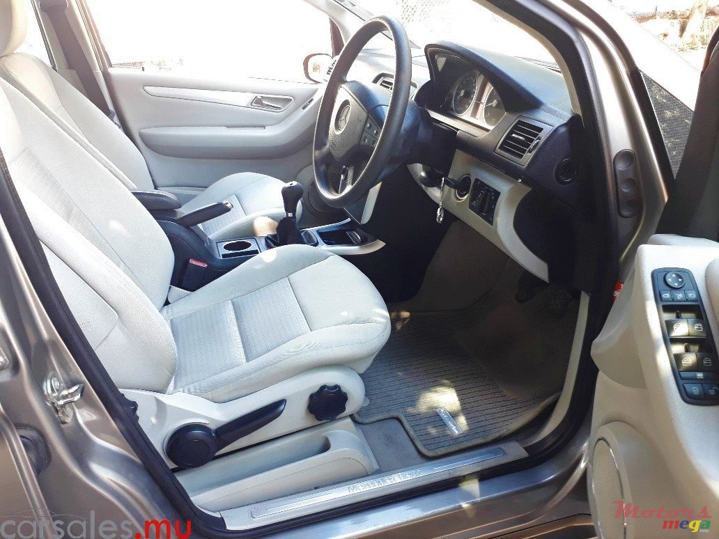 2006' Mercedes-Benz B 150 photo #6