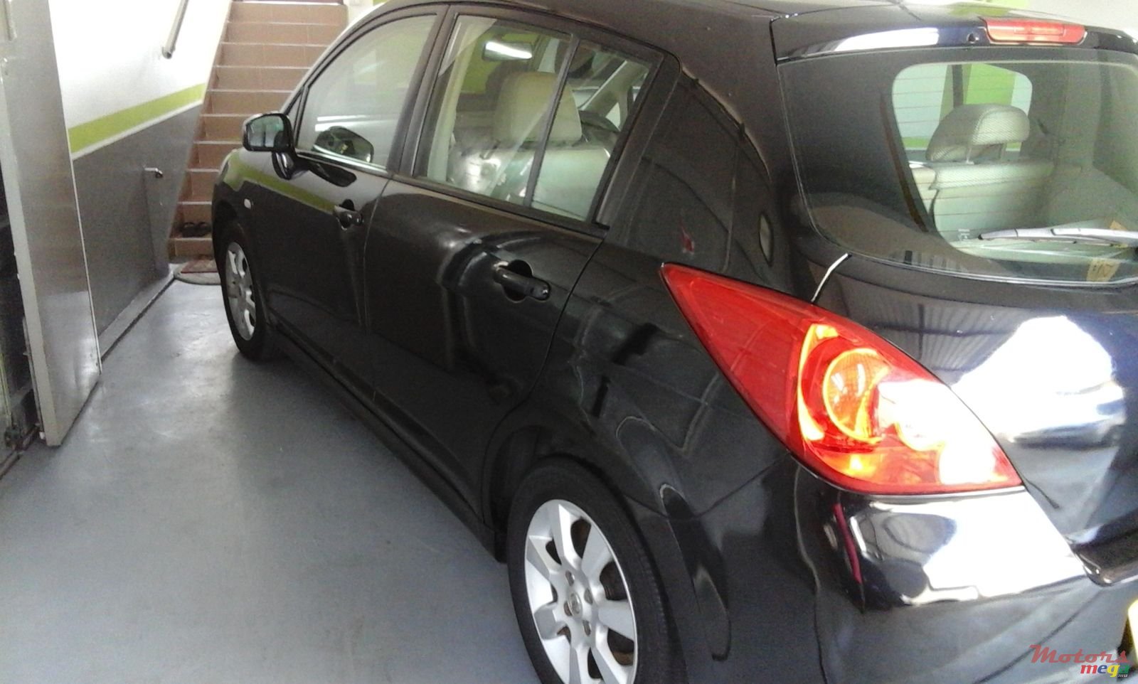 2005' Nissan Tiida photo #1