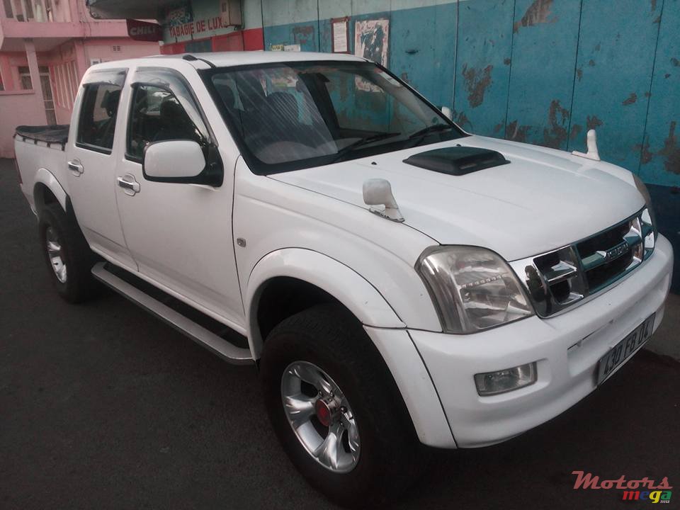 2004' Isuzu D-Max photo #1