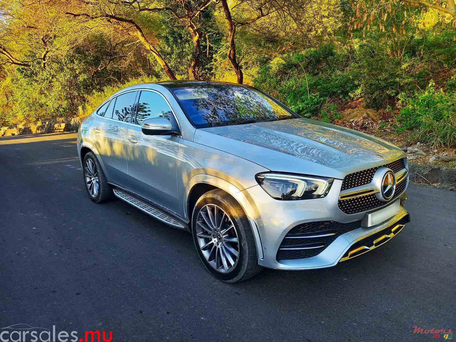 2022' Mercedes-Benz GLE 350 d 4Matic photo #2