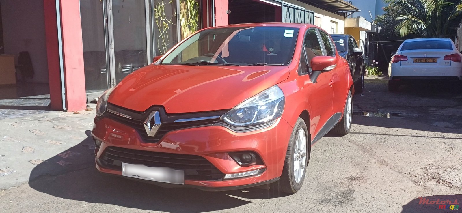 2019' Renault Clio photo #2