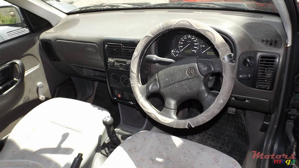 2005' Volkswagen Polo Classic photo #5