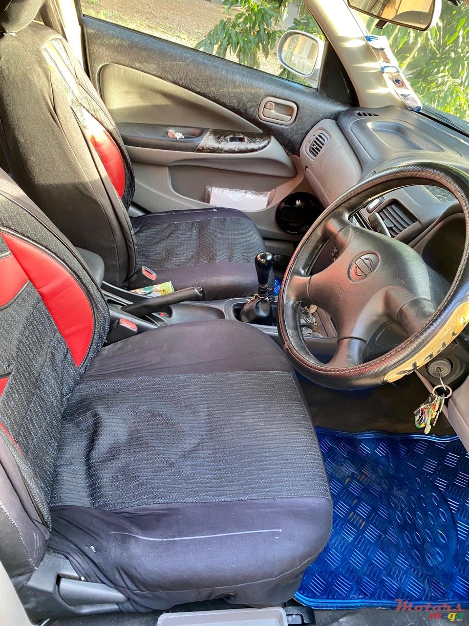 2001' Nissan Sunny photo #5