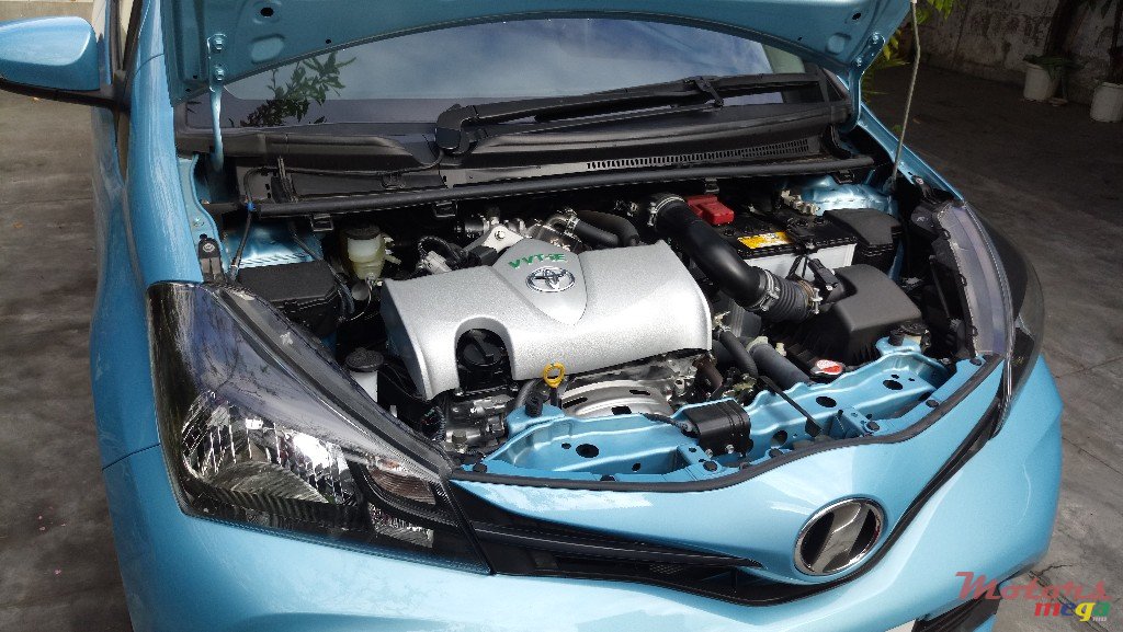 2015' Toyota Vitz photo #6
