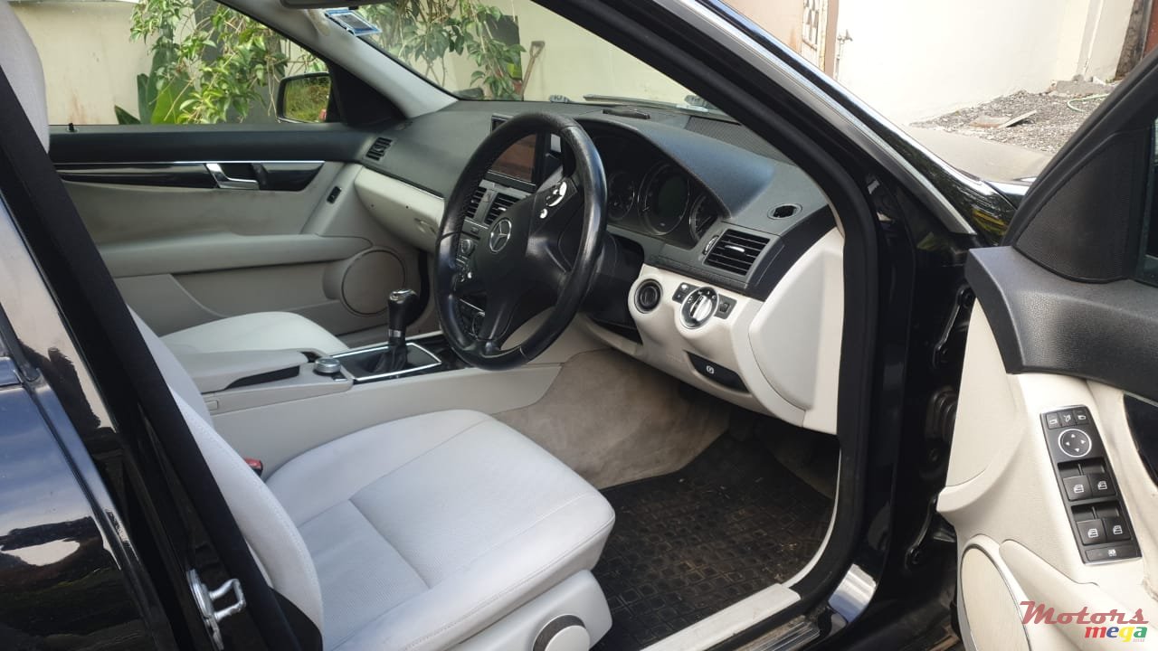 2010' Mercedes-Benz C 180 photo #6