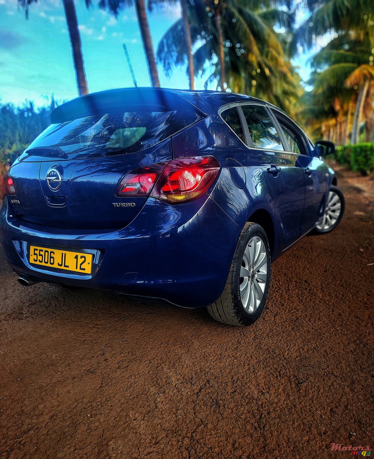 2012' Opel Astra None photo #3