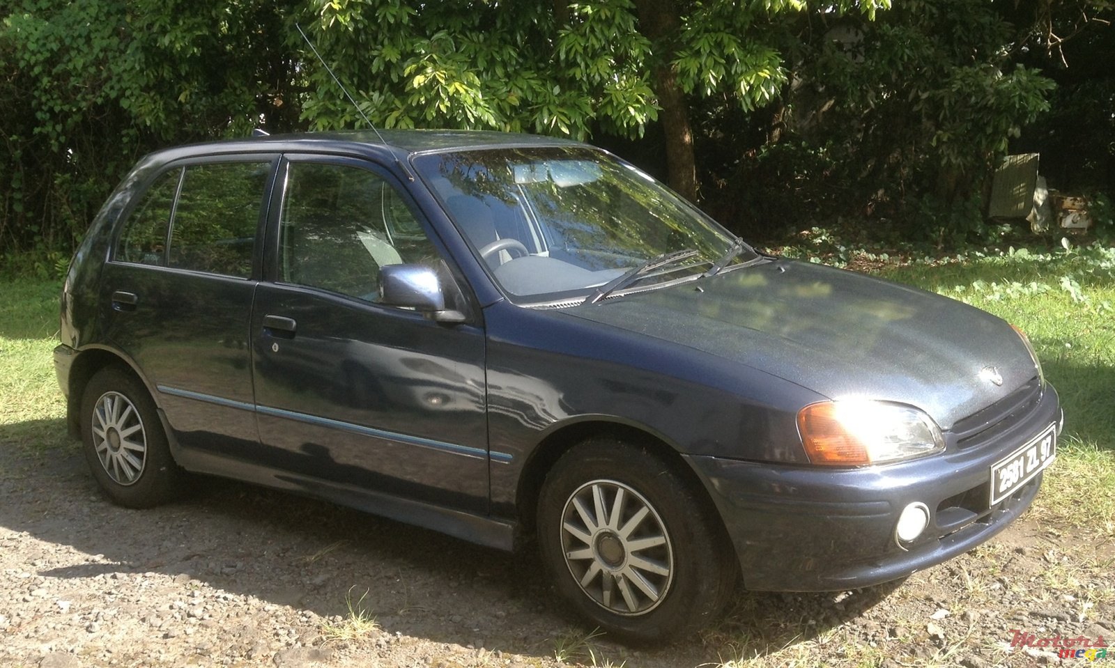 1997' Toyota Starlet photo #2