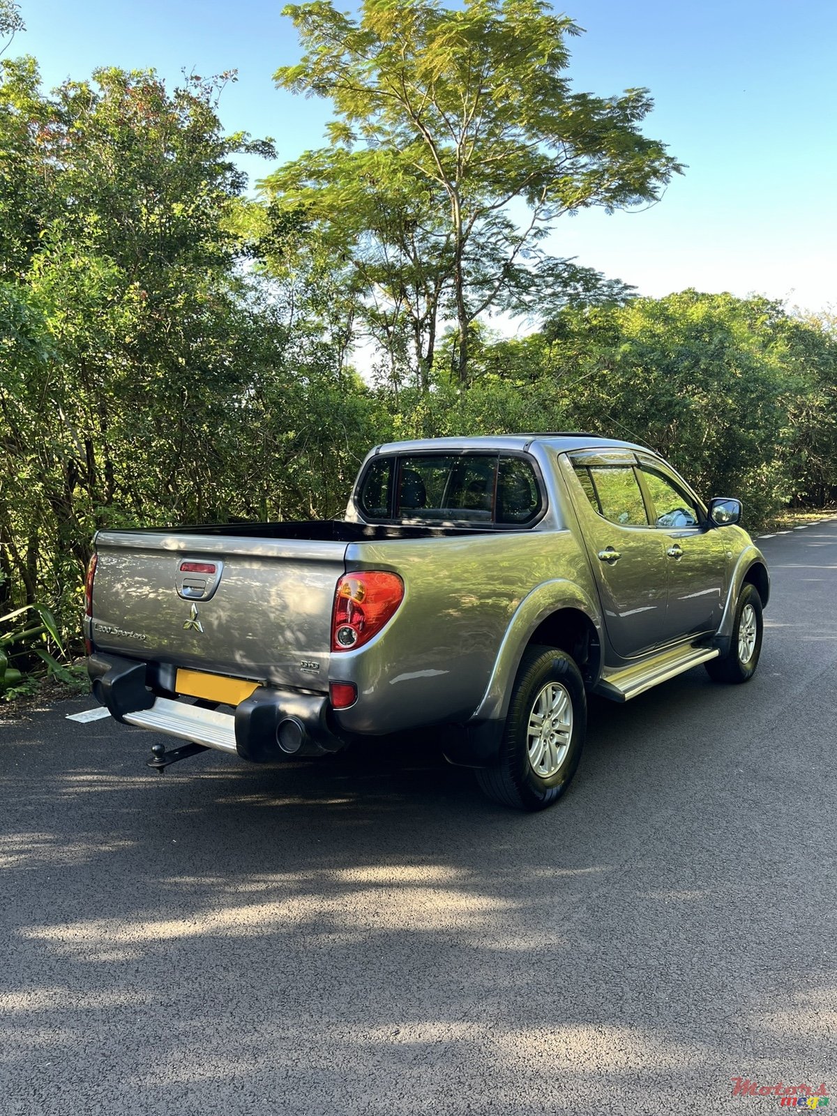 2014' Mitsubishi L200 photo #3
