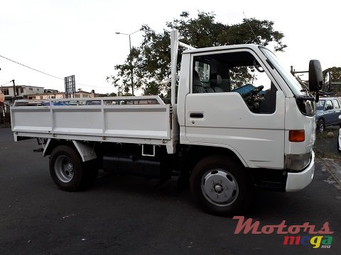 1998' Toyota Dyna photo #3