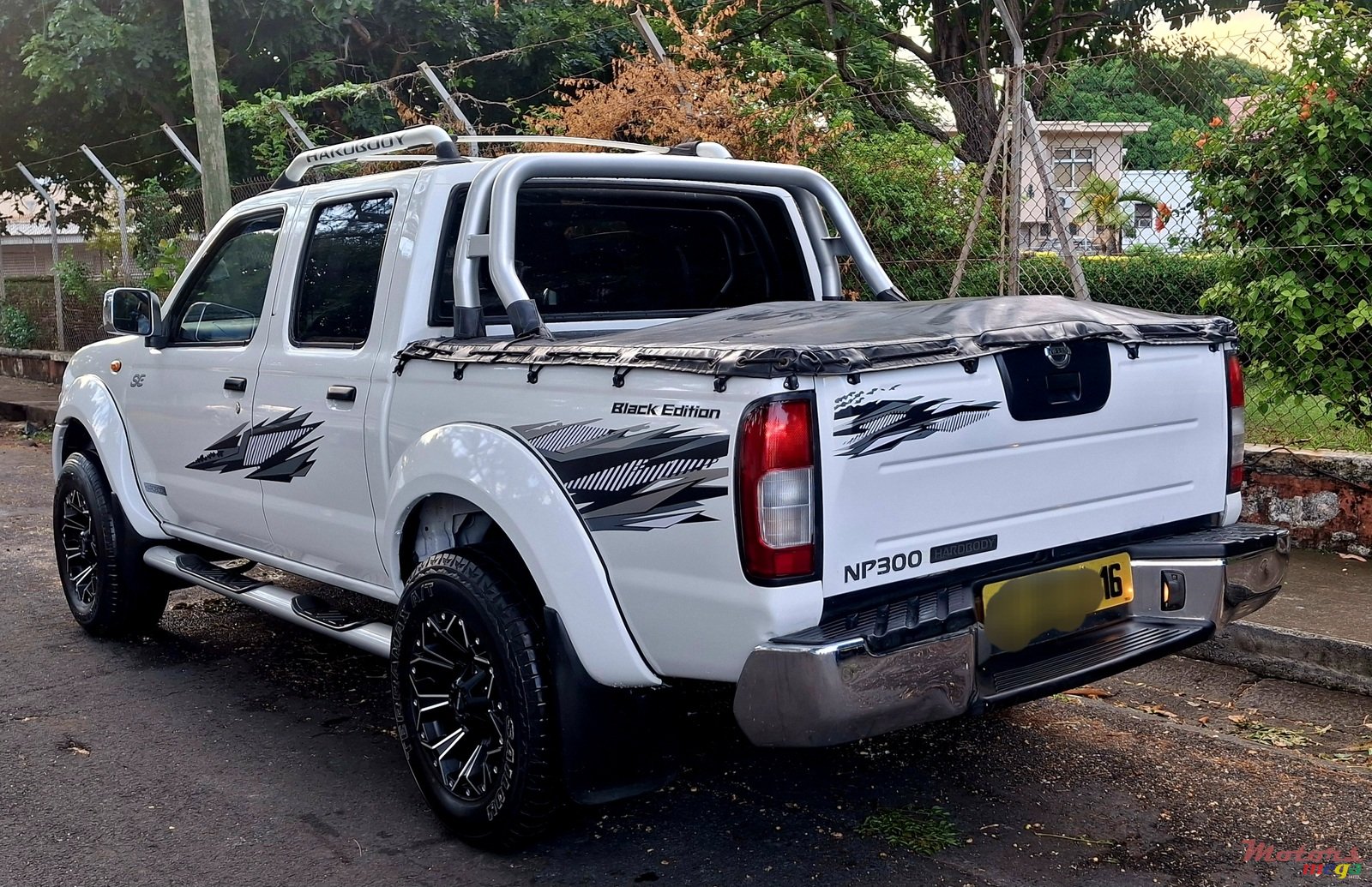 2016' Nissan 300 photo #4