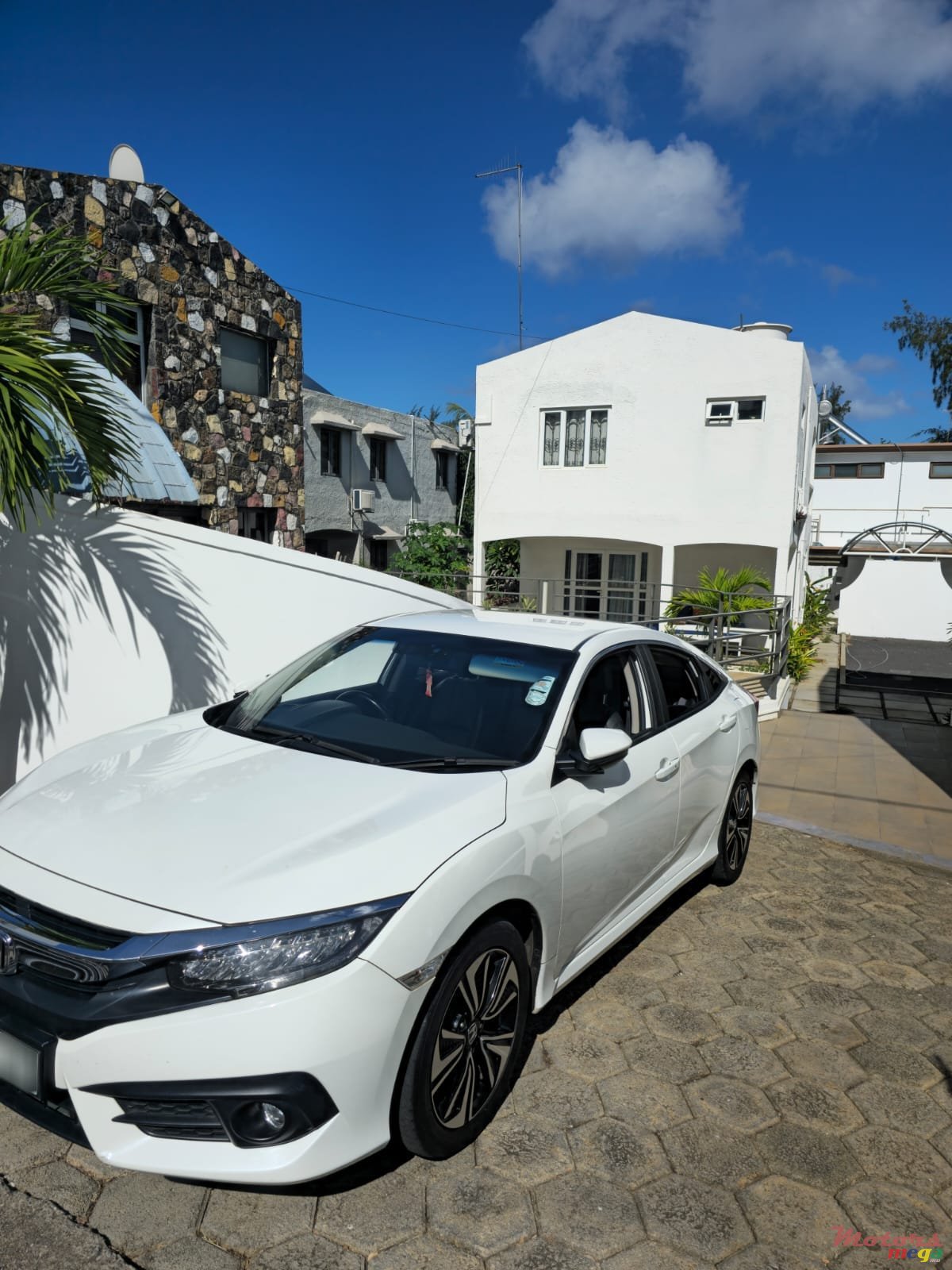 2019' Honda Civic Executive photo #6