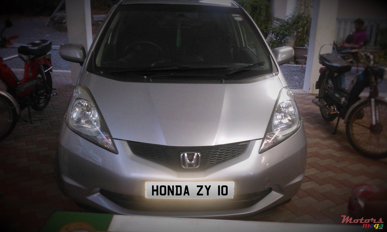 2010' Honda Fit photo #1