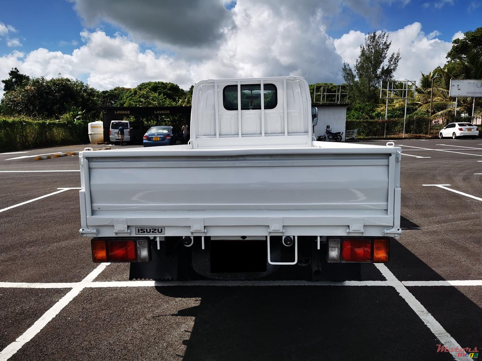 2015' Isuzu NHR 1.5T photo #4