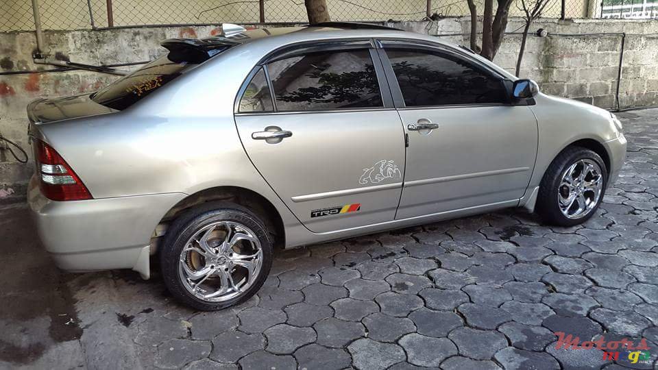 2000' Toyota photo #2