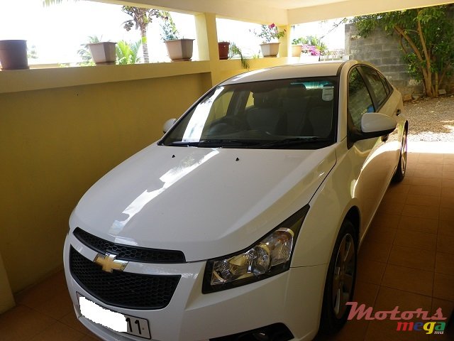 2011' Chevrolet Cruze photo #1