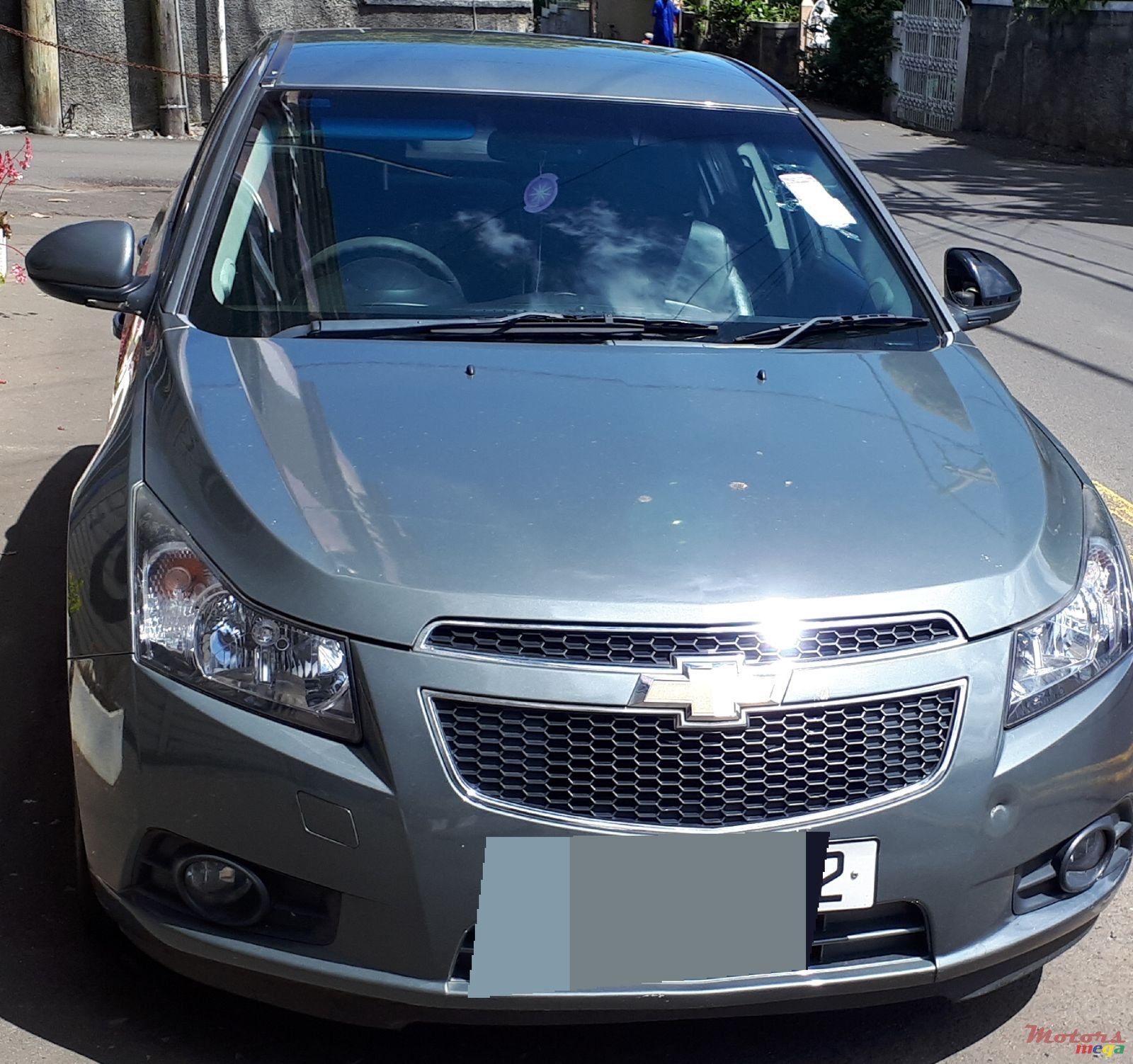 2012' Chevrolet Cruze LT photo #1